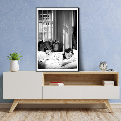 Audrey Hepburn "Breakfast at Tiffany's" 1961 - Sleeping with her Cat scene